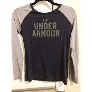 🎀Under Armour Shirt size Small